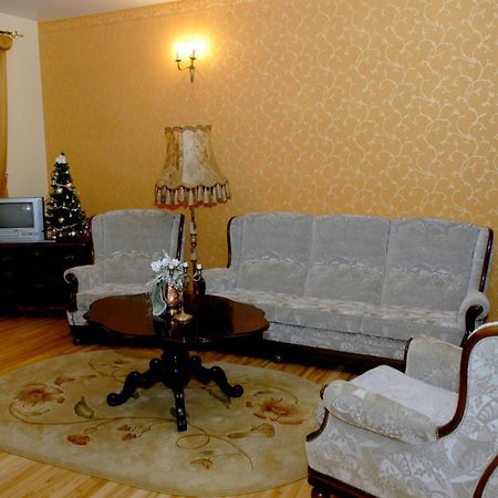 Hotel Centras Šakiai Zewnętrze zdjęcie
