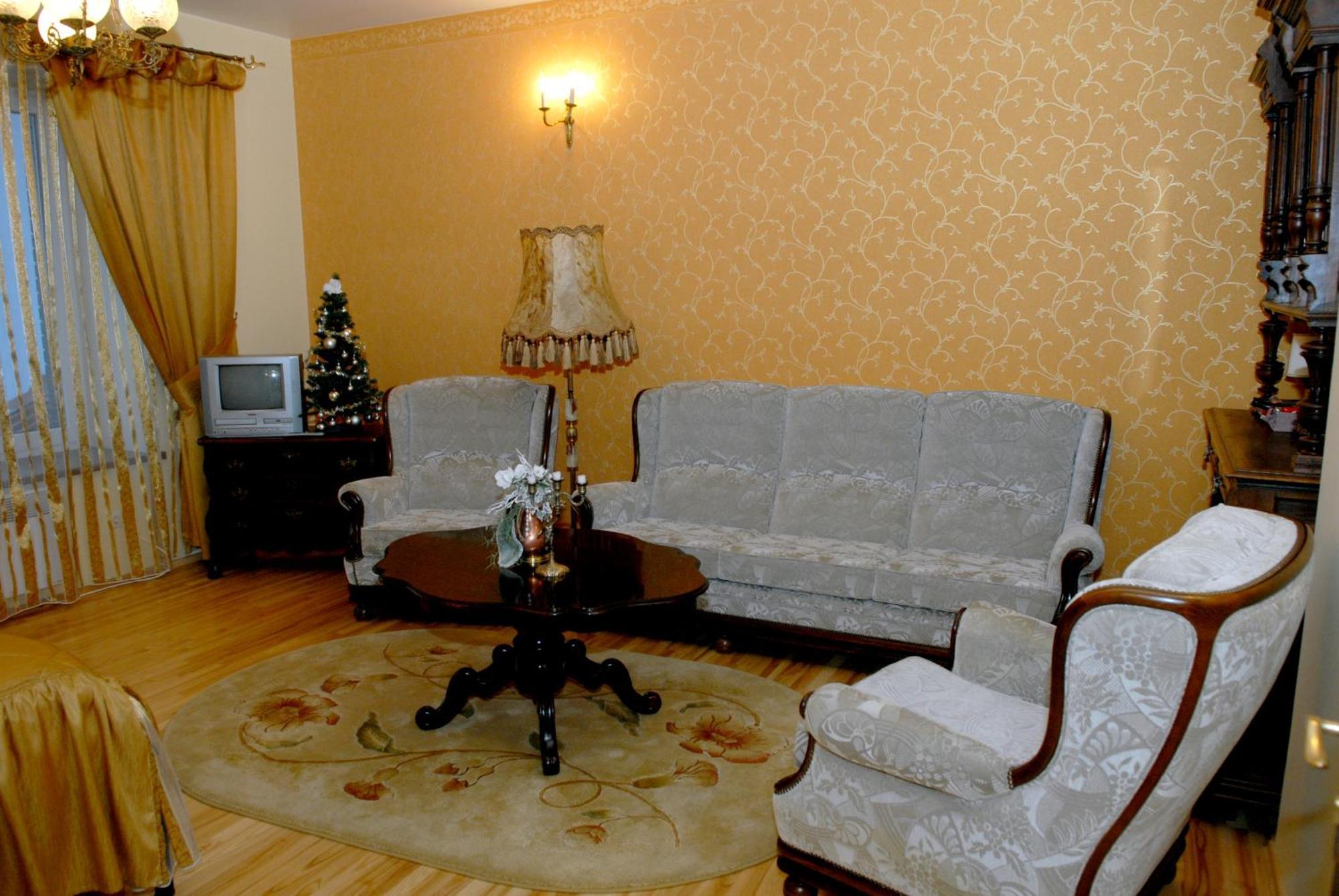 Hotel Centras Šakiai Zewnętrze zdjęcie