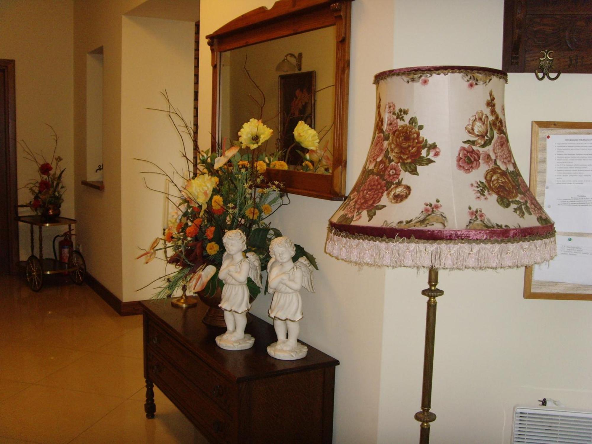 Hotel Centras Šakiai Zewnętrze zdjęcie