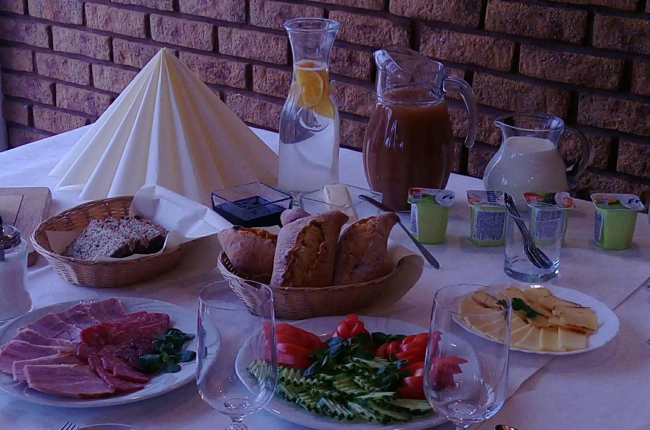 Hotel Centras Šakiai Zewnętrze zdjęcie